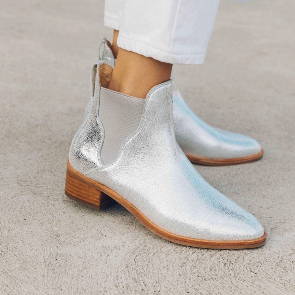 NEW Soludos Marfa Silver Metallic Chelsea Boot